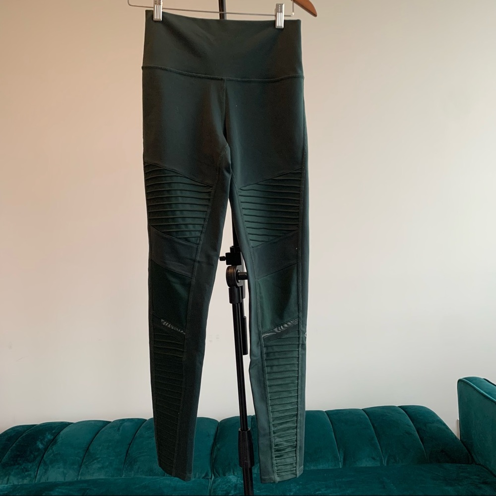 Alo Yoga Moto Legging Forest Green size M